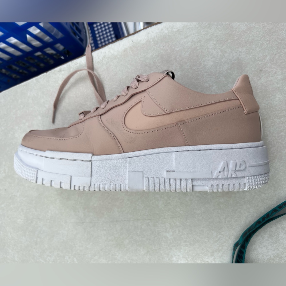 Nike Air Force 1